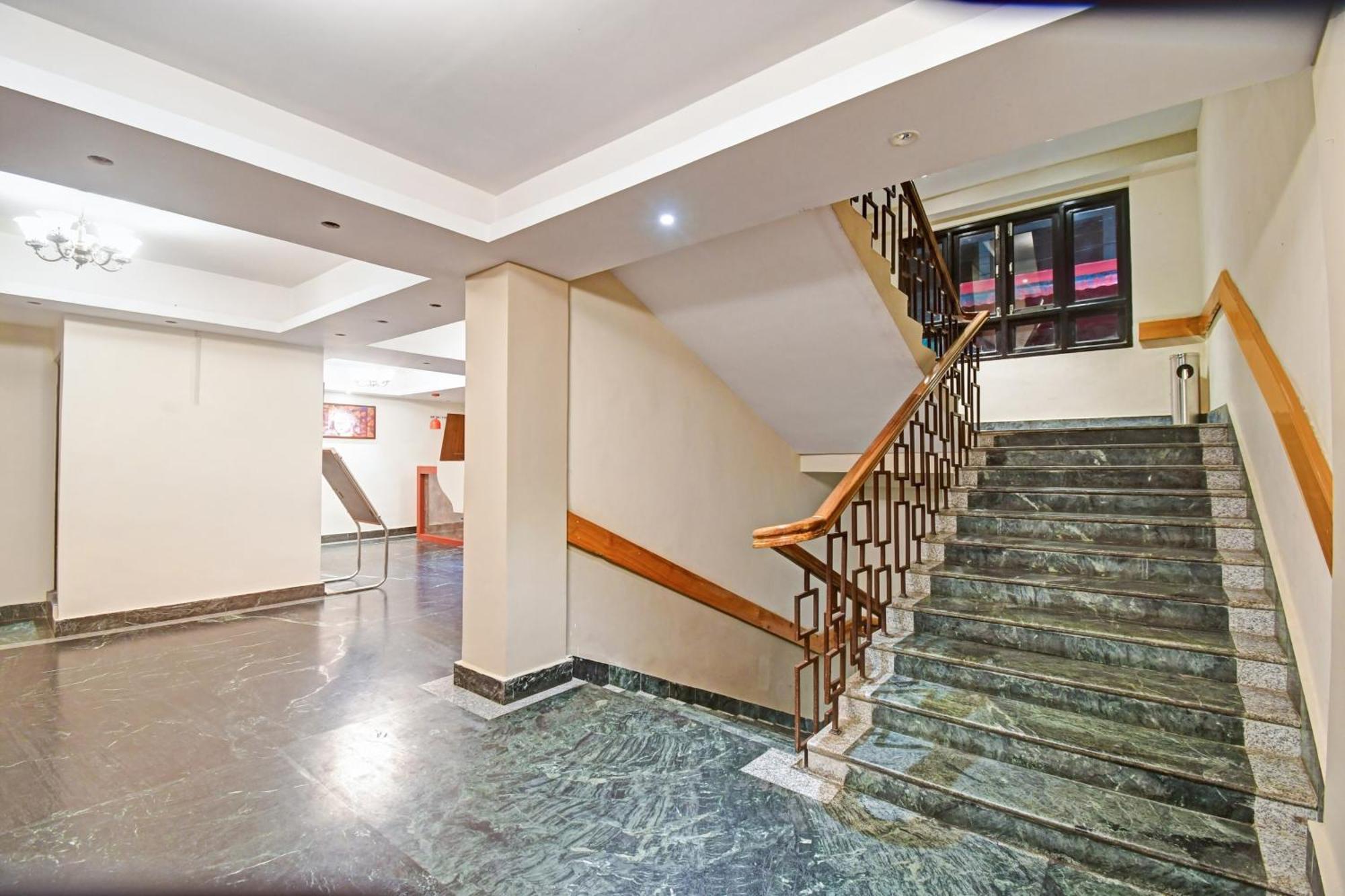 Townhouse Mansarovar Hotel Гангток Екстериор снимка