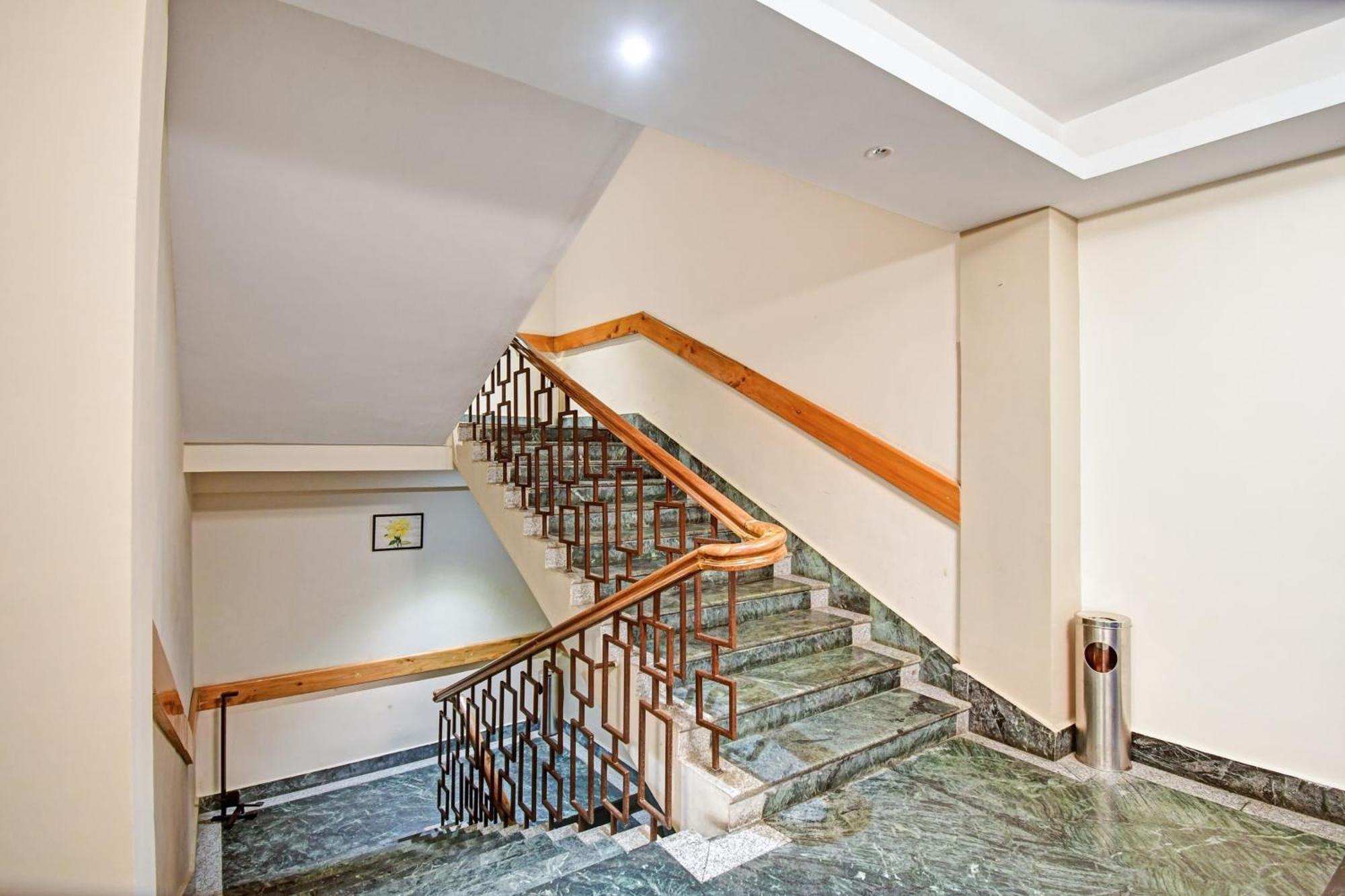 Townhouse Mansarovar Hotel Гангток Екстериор снимка